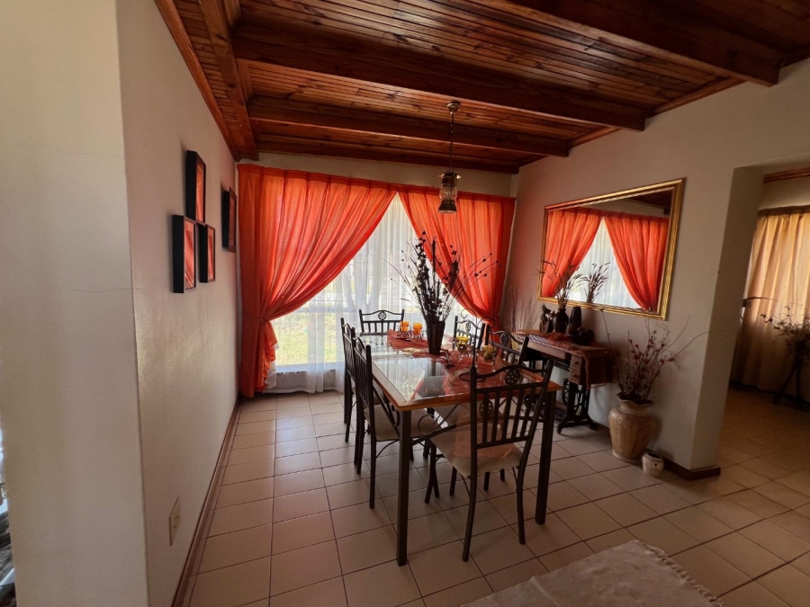 To Let 4 Bedroom Property for Rent in Rowallan Park Eastern Cape